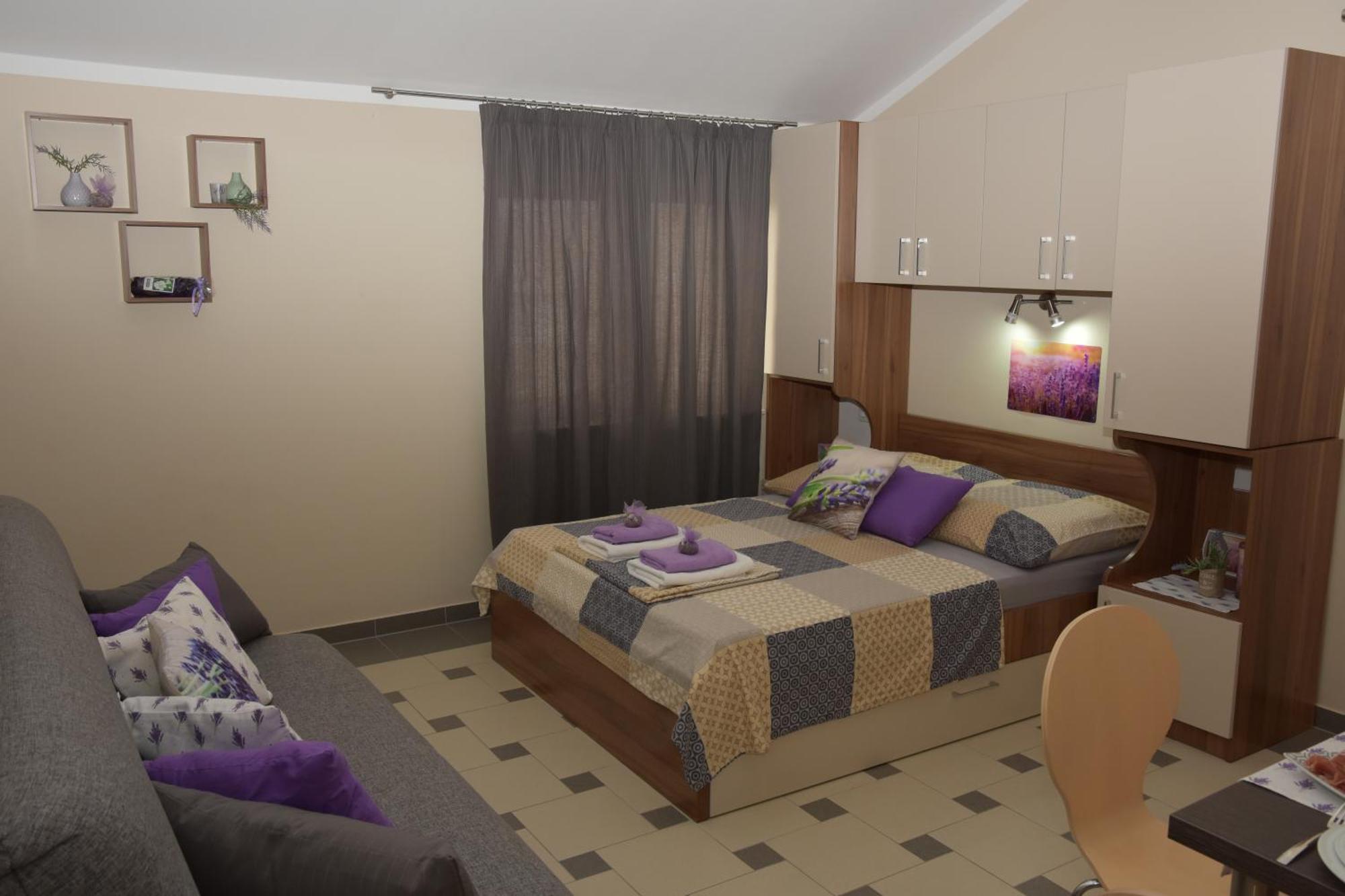 Lavendula Apartment